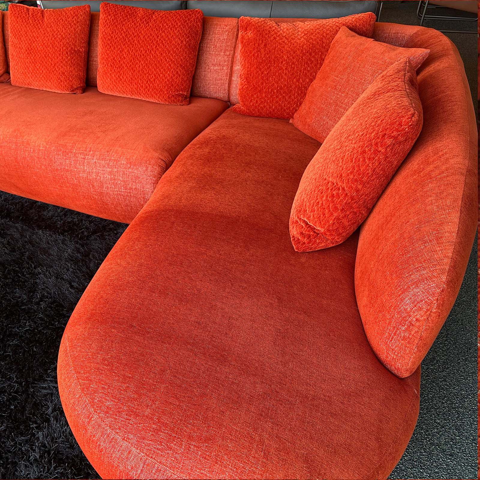 Escapade - Astoria - Hoebank - Stof Escana Chili - Afbeelding 3